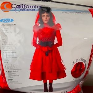 Lydia Beetlejuice Bride costume